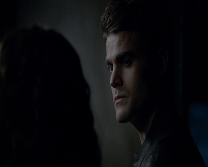 VampireDiaries-dot-nl_VampireDiaries-8x03YouDecidedThatIWasWorthSaving1910.jpg