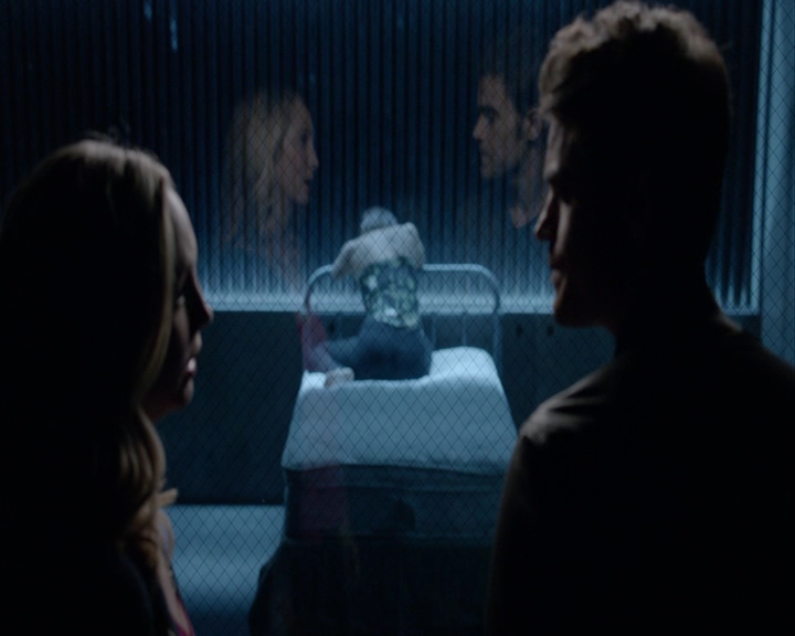 VampireDiaries-dot-nl_VampireDiaries-8x03YouDecidedThatIWasWorthSaving1925.jpg