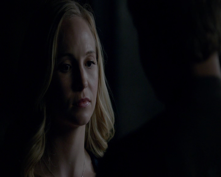 VampireDiaries-dot-nl_VampireDiaries-8x03YouDecidedThatIWasWorthSaving1945.jpg