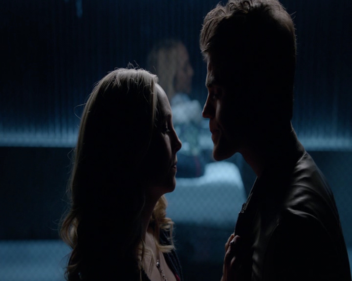 VampireDiaries-dot-nl_VampireDiaries-8x03YouDecidedThatIWasWorthSaving1949.jpg