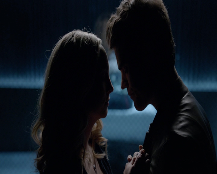 VampireDiaries-dot-nl_VampireDiaries-8x03YouDecidedThatIWasWorthSaving1956.jpg