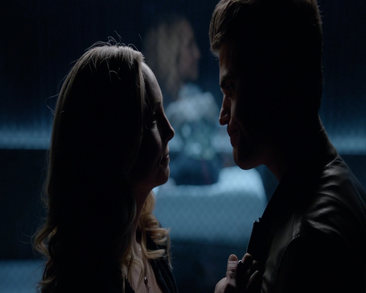 VampireDiaries-dot-nl_VampireDiaries-8x03YouDecidedThatIWasWorthSaving1958.jpg