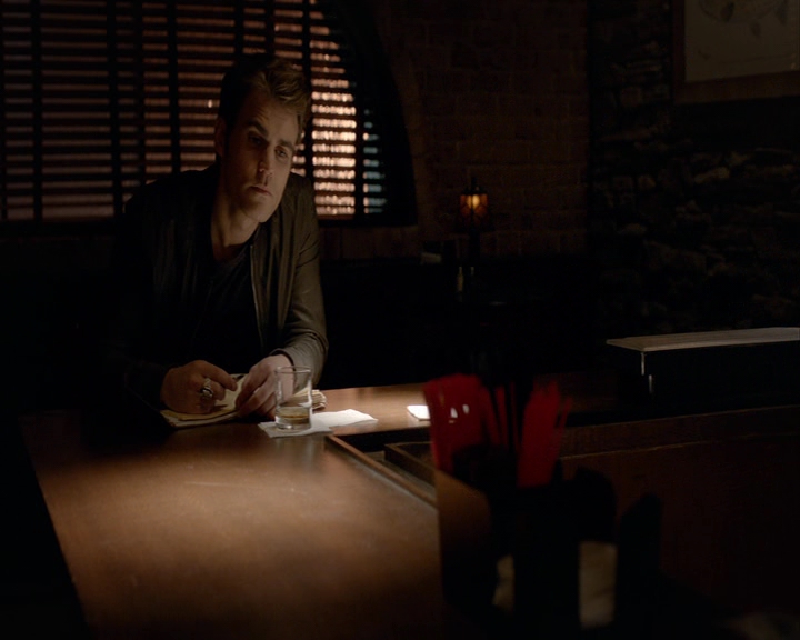 VampireDiaries-dot-nl_VampireDiaries-8x03YouDecidedThatIWasWorthSaving1972.jpg