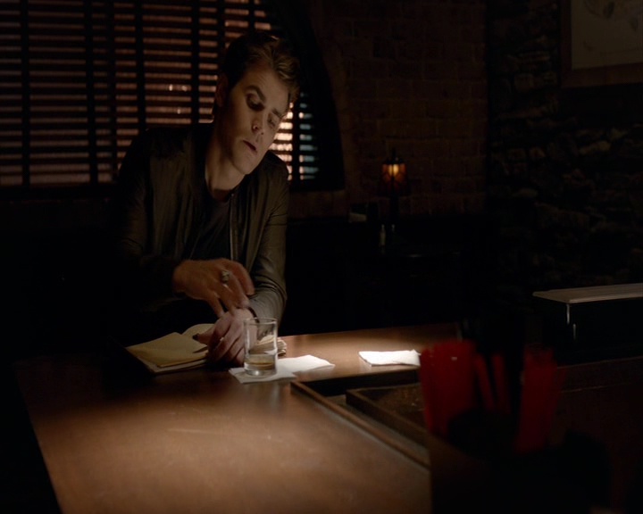 VampireDiaries-dot-nl_VampireDiaries-8x03YouDecidedThatIWasWorthSaving1974.jpg