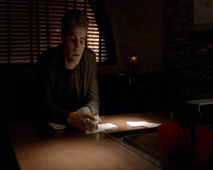 VampireDiaries-dot-nl_VampireDiaries-8x03YouDecidedThatIWasWorthSaving1975.jpg