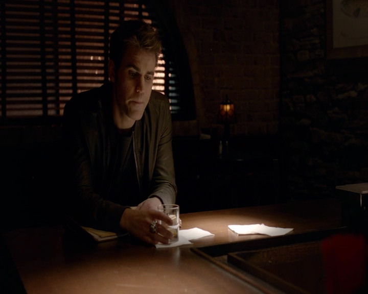 VampireDiaries-dot-nl_VampireDiaries-8x03YouDecidedThatIWasWorthSaving1976.jpg