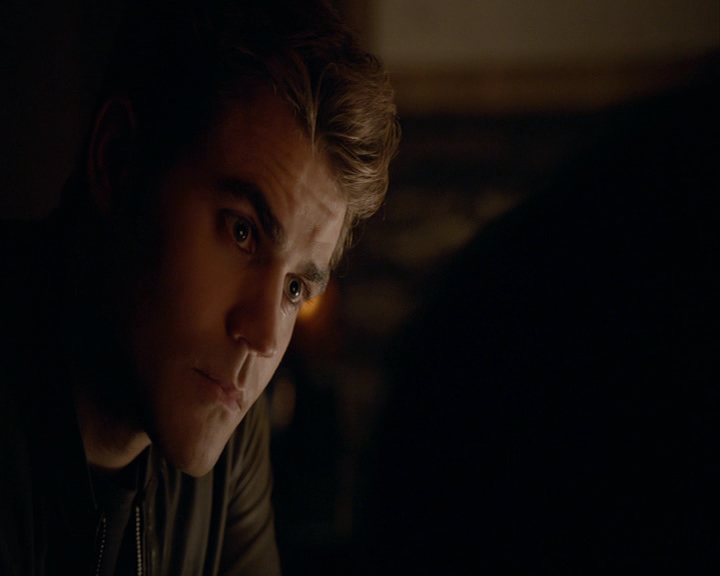 VampireDiaries-dot-nl_VampireDiaries-8x03YouDecidedThatIWasWorthSaving2032.jpg