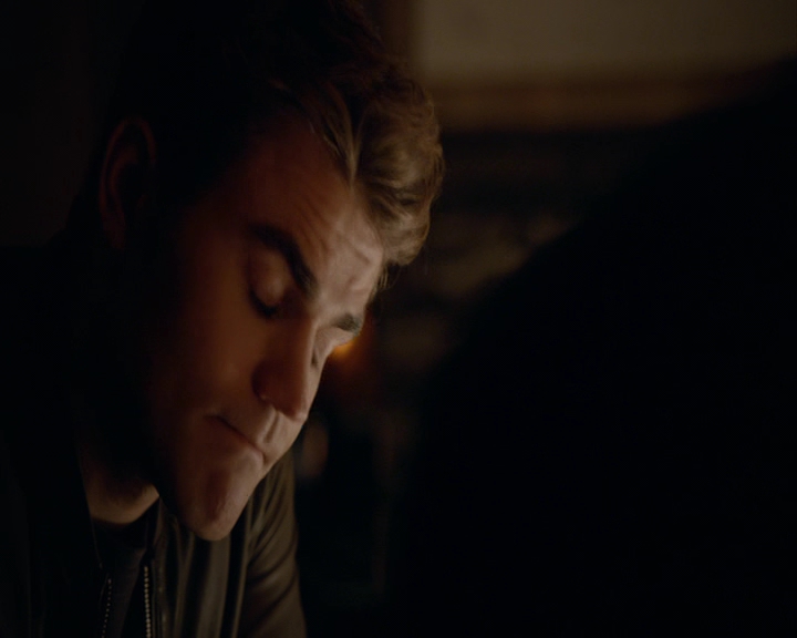 VampireDiaries-dot-nl_VampireDiaries-8x03YouDecidedThatIWasWorthSaving2034.jpg