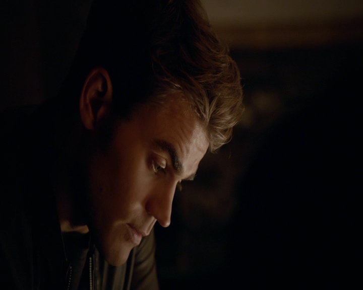 VampireDiaries-dot-nl_VampireDiaries-8x03YouDecidedThatIWasWorthSaving2046.jpg