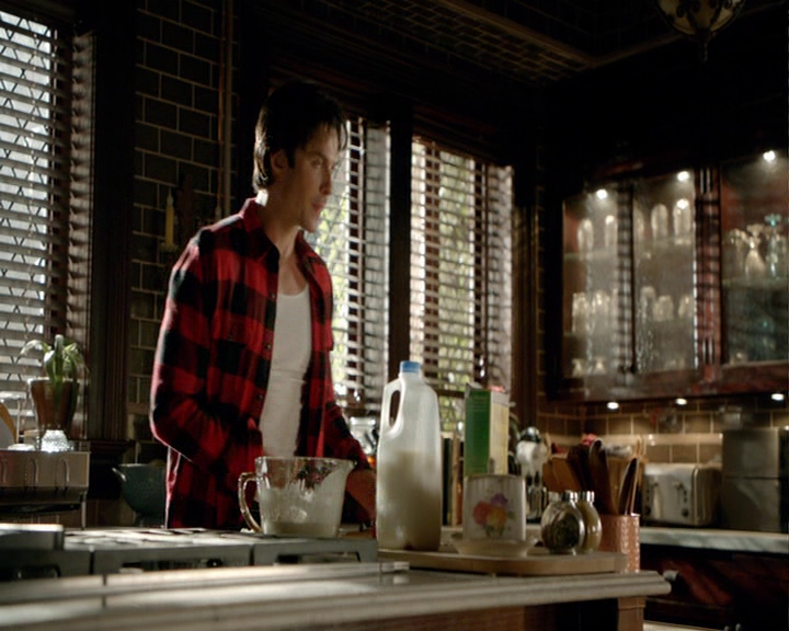 VampireDiaries-dot-nl_VampireDiaries-8x03YouDecidedThatIWasWorthSaving2094.jpg