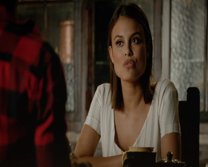 VampireDiaries-dot-nl_VampireDiaries-8x03YouDecidedThatIWasWorthSaving2109.jpg