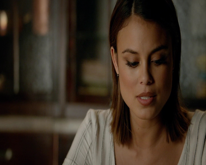 VampireDiaries-dot-nl_VampireDiaries-8x03YouDecidedThatIWasWorthSaving2123.jpg