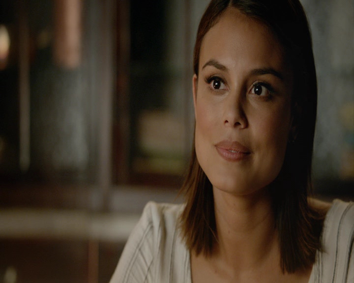 VampireDiaries-dot-nl_VampireDiaries-8x03YouDecidedThatIWasWorthSaving2131.jpg