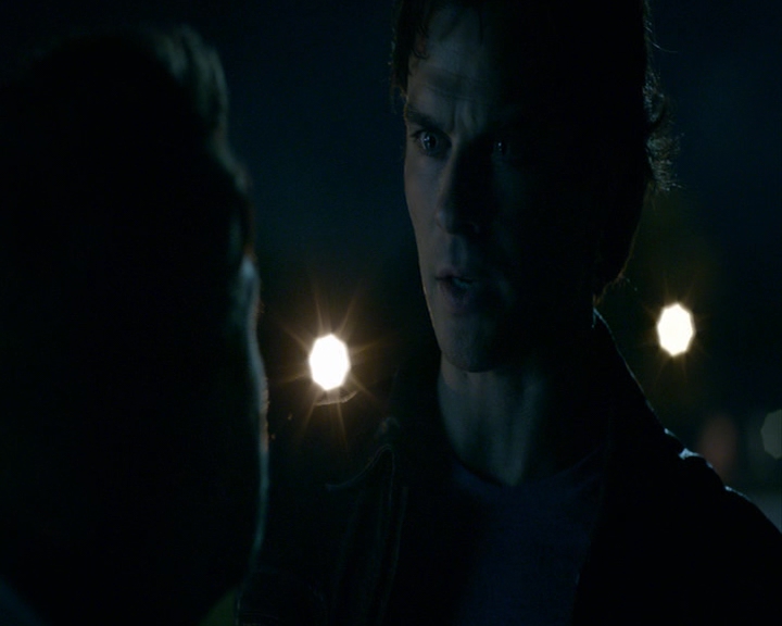 VampireDiaries-dot-nl_VampireDiaries-8x03YouDecidedThatIWasWorthSaving2211.jpg