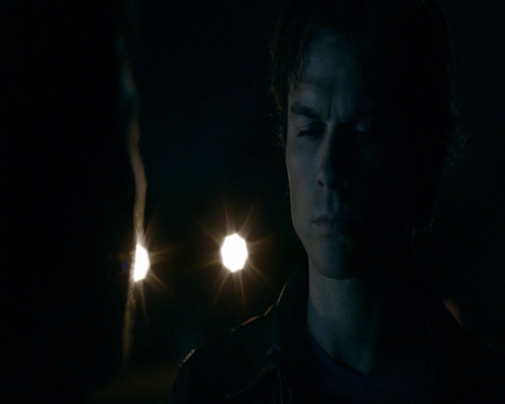 VampireDiaries-dot-nl_VampireDiaries-8x03YouDecidedThatIWasWorthSaving2241.jpg