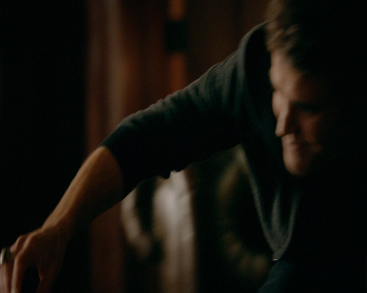 VampireDiaries-dot-nl_VampireDiaries-8x04AnEternityOfMisery0170.jpg