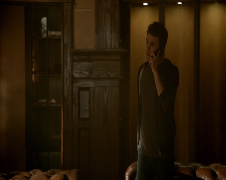 VampireDiaries-dot-nl_VampireDiaries-8x04AnEternityOfMisery0203.jpg