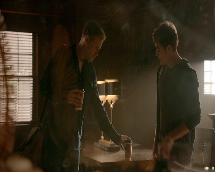 VampireDiaries-dot-nl_VampireDiaries-8x04AnEternityOfMisery0220.jpg