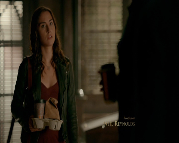 VampireDiaries-dot-nl_VampireDiaries-8x04AnEternityOfMisery0227.jpg