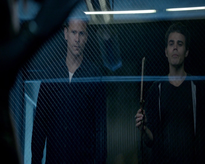 VampireDiaries-dot-nl_VampireDiaries-8x04AnEternityOfMisery0393.jpg