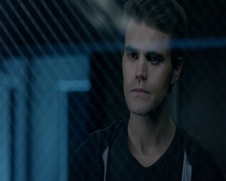 VampireDiaries-dot-nl_VampireDiaries-8x04AnEternityOfMisery0400.jpg