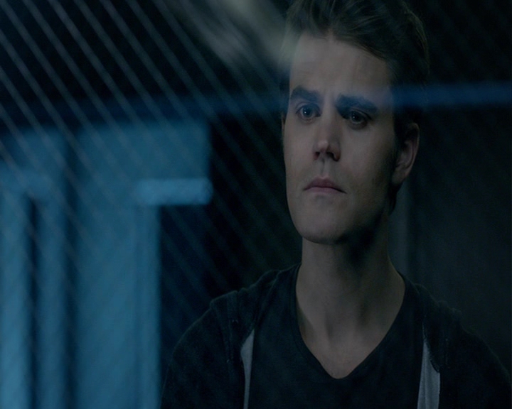 VampireDiaries-dot-nl_VampireDiaries-8x04AnEternityOfMisery0401.jpg