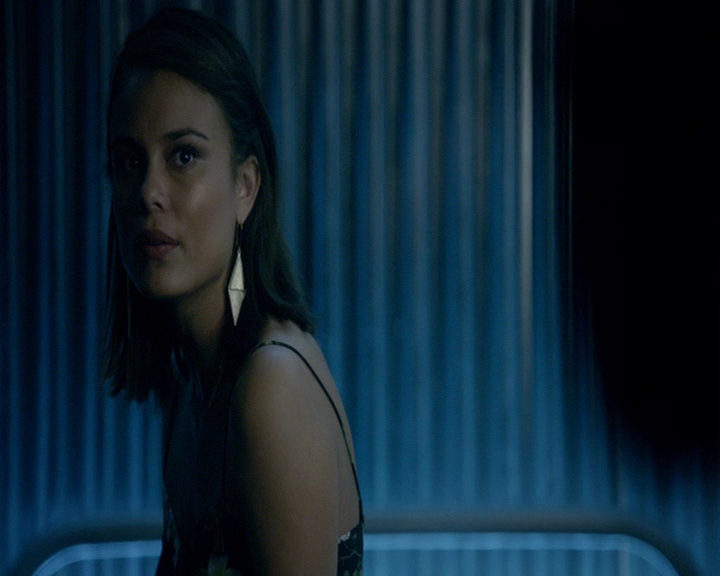 VampireDiaries-dot-nl_VampireDiaries-8x04AnEternityOfMisery0423.jpg