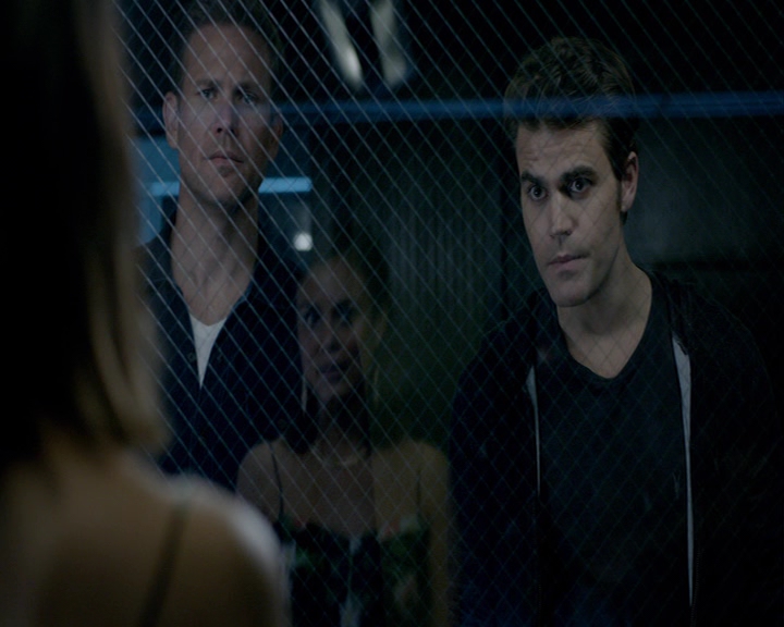 VampireDiaries-dot-nl_VampireDiaries-8x04AnEternityOfMisery0436.jpg