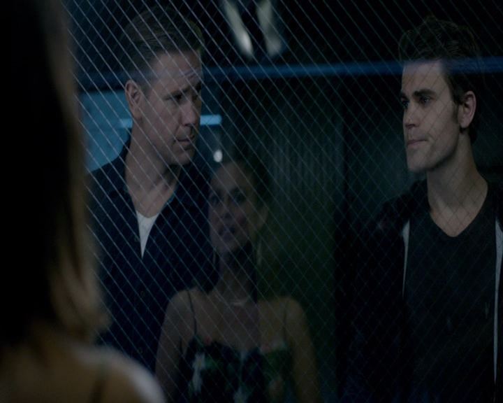 VampireDiaries-dot-nl_VampireDiaries-8x04AnEternityOfMisery0443.jpg