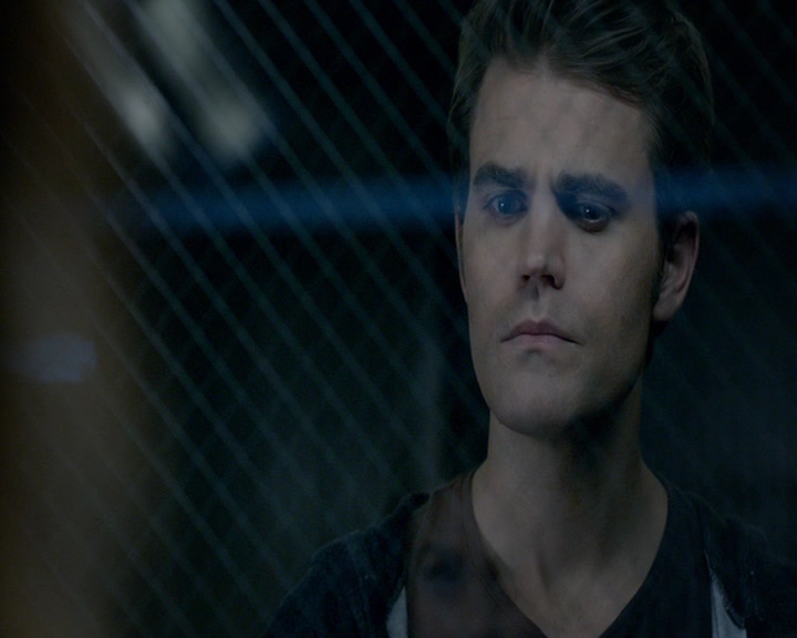 VampireDiaries-dot-nl_VampireDiaries-8x04AnEternityOfMisery0468.jpg