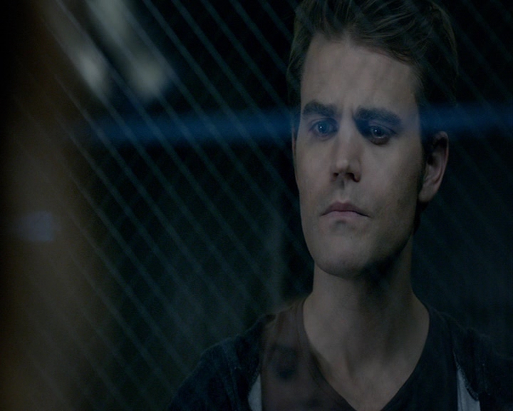 VampireDiaries-dot-nl_VampireDiaries-8x04AnEternityOfMisery0469.jpg