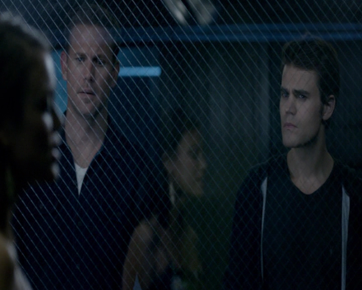 VampireDiaries-dot-nl_VampireDiaries-8x04AnEternityOfMisery0520.jpg