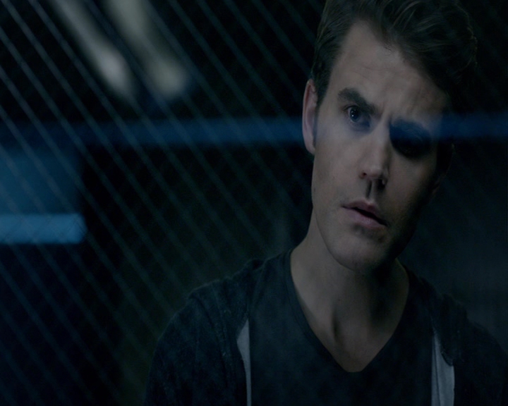 VampireDiaries-dot-nl_VampireDiaries-8x04AnEternityOfMisery0532.jpg