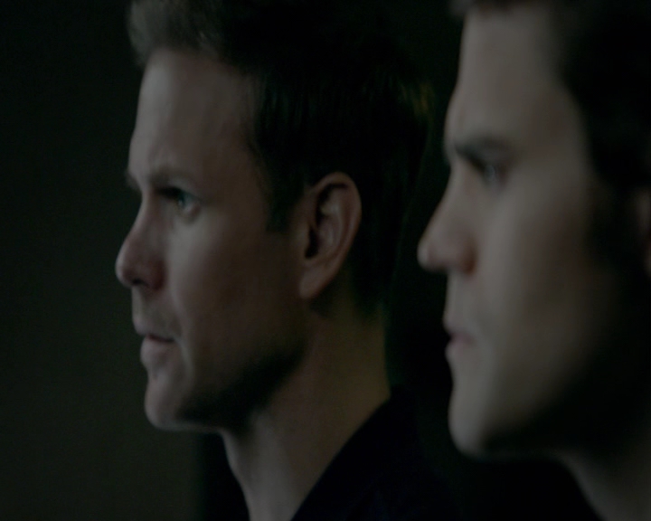 VampireDiaries-dot-nl_VampireDiaries-8x04AnEternityOfMisery0537.jpg