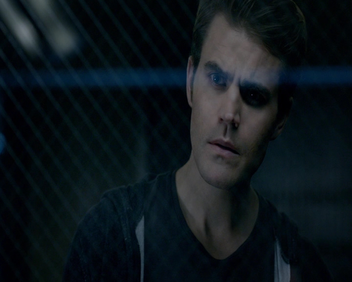 VampireDiaries-dot-nl_VampireDiaries-8x04AnEternityOfMisery0543.jpg