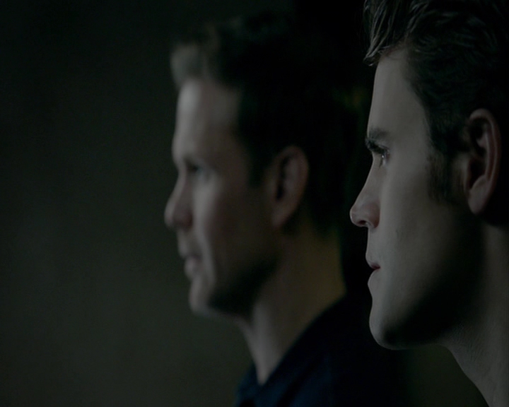 VampireDiaries-dot-nl_VampireDiaries-8x04AnEternityOfMisery0577.jpg