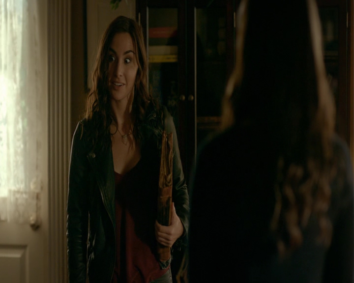 VampireDiaries-dot-nl_VampireDiaries-8x04AnEternityOfMisery0650.jpg