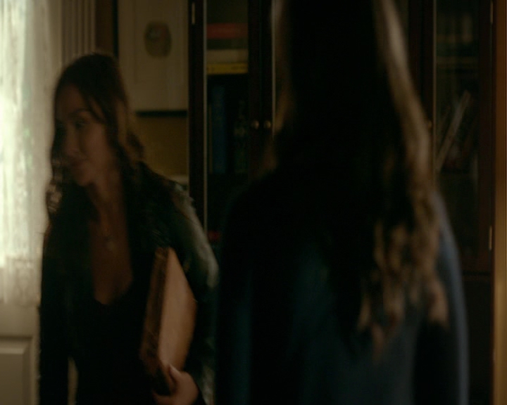 VampireDiaries-dot-nl_VampireDiaries-8x04AnEternityOfMisery0651.jpg