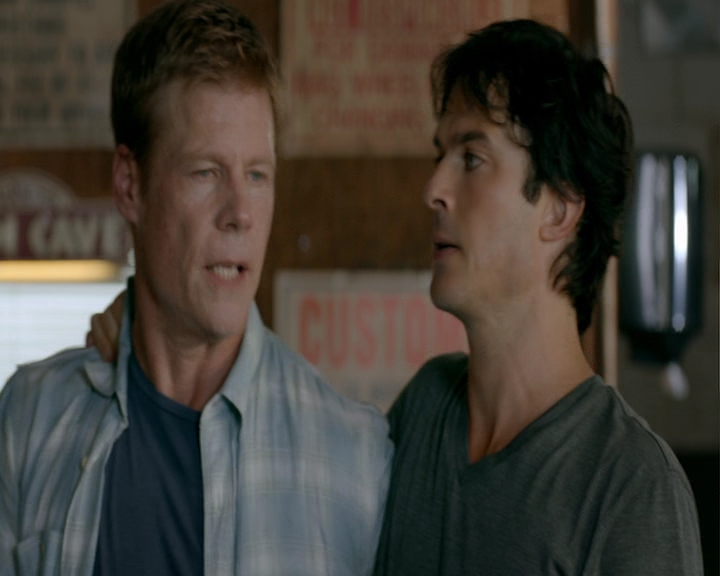 VampireDiaries-dot-nl_VampireDiaries-8x04AnEternityOfMisery0740.jpg