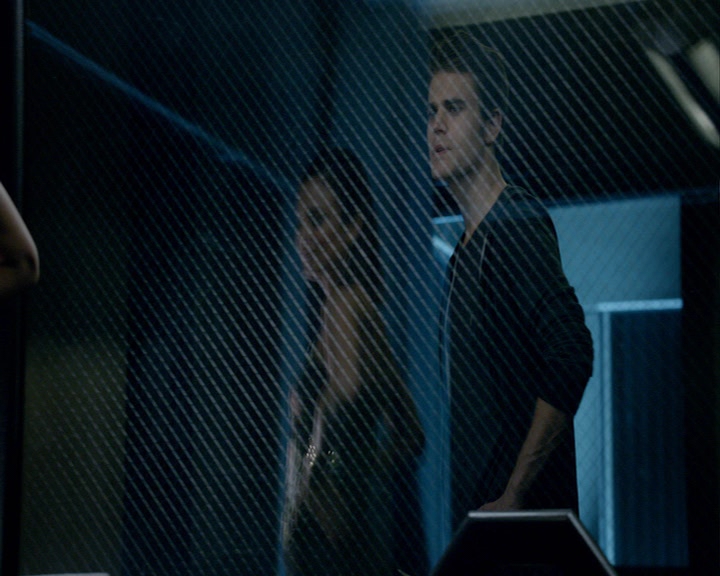 VampireDiaries-dot-nl_VampireDiaries-8x04AnEternityOfMisery0804.jpg