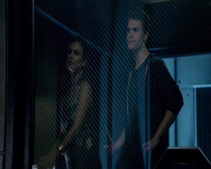 VampireDiaries-dot-nl_VampireDiaries-8x04AnEternityOfMisery0805.jpg