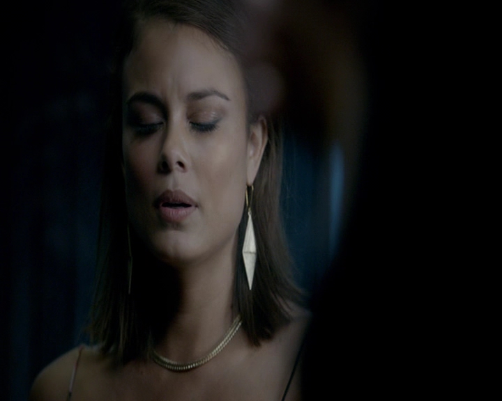 VampireDiaries-dot-nl_VampireDiaries-8x04AnEternityOfMisery0822.jpg