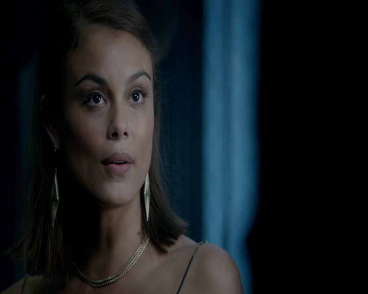 VampireDiaries-dot-nl_VampireDiaries-8x04AnEternityOfMisery0824.jpg