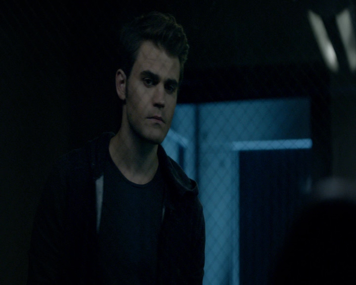 VampireDiaries-dot-nl_VampireDiaries-8x04AnEternityOfMisery0894.jpg