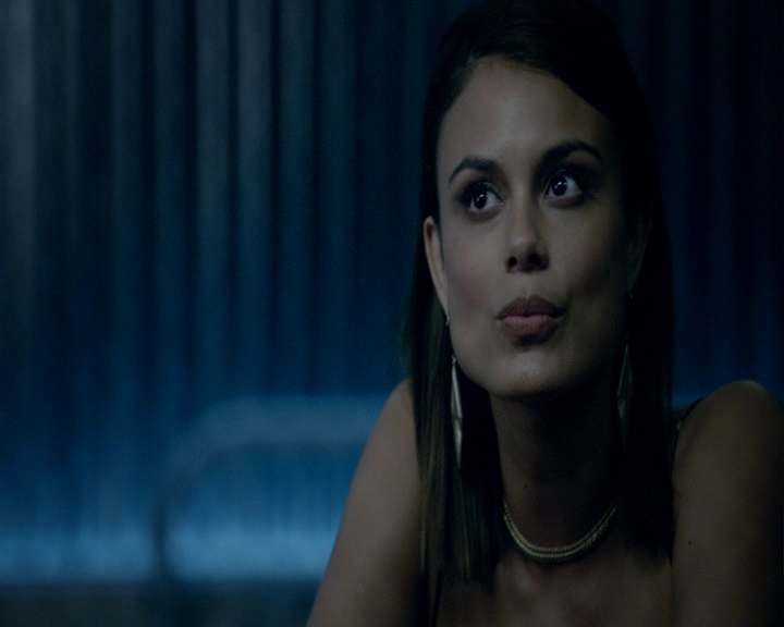 VampireDiaries-dot-nl_VampireDiaries-8x04AnEternityOfMisery0898.jpg