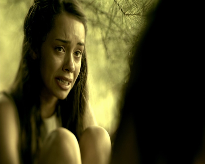 VampireDiaries-dot-nl_VampireDiaries-8x04AnEternityOfMisery0944.jpg