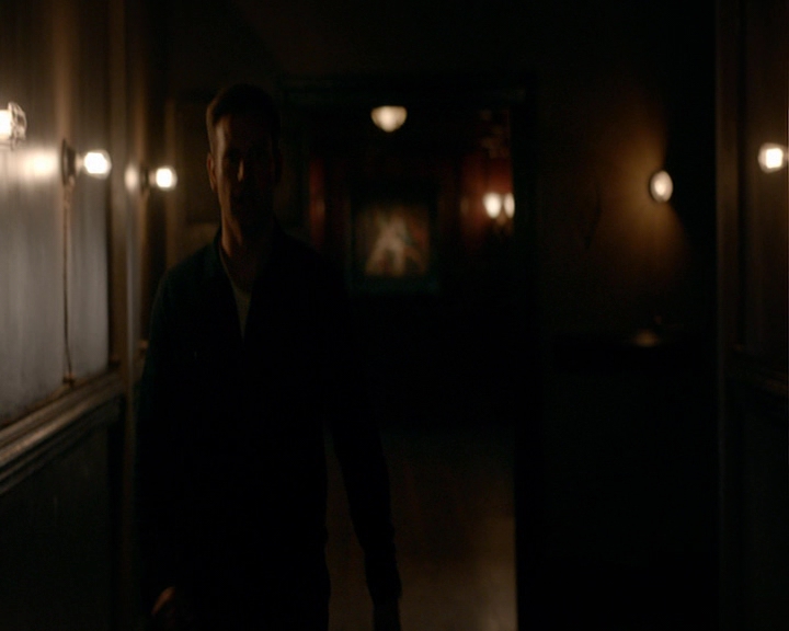 VampireDiaries-dot-nl_VampireDiaries-8x04AnEternityOfMisery1159.jpg