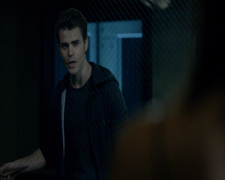 VampireDiaries-dot-nl_VampireDiaries-8x04AnEternityOfMisery1172.jpg