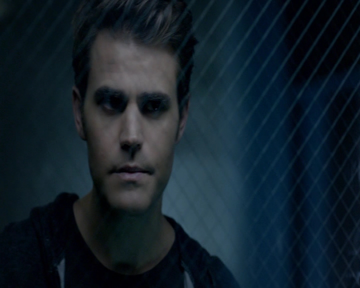 VampireDiaries-dot-nl_VampireDiaries-8x04AnEternityOfMisery1210.jpg