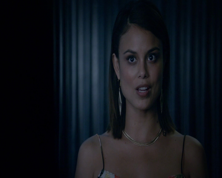 VampireDiaries-dot-nl_VampireDiaries-8x04AnEternityOfMisery1216.jpg